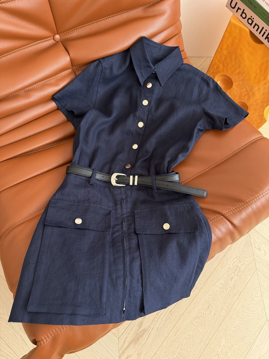 扑面而来的高级感 26ss 藏蓝色工装风亚麻连衣裙 高级感在线 行走的气质感 采用藏蓝色亚麻面料 很重磅