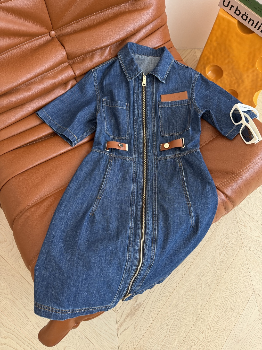 NO:826171,26 new series A series of leather brand decorated denim with a series of matching dresses/jackets/trousers/shorts/skirts. A series that can be matched at will. A must-have light denim for summer. It is fashionable no matter how you wear it. It is OK whether you wear it as a set or separately. It is a versatile king. One color and three sizes. Dress, Fendi-clothing, fendi, skirts, shorts, jackets & coats,1986090926新款系列 皮牌装饰牛仔一系列搭配 连衣裙/外套/长裤/短裤/半裙 一系列可以随意搭配 夏季必备轻薄牛仔 怎么穿都时髦 不管是成套搭配或者分开穿都OK 妥妥的百搭王 一色三码 连衣裙,芬迪-服装,fendi,skirts,shorts,jackets & coats,,Women's clothing