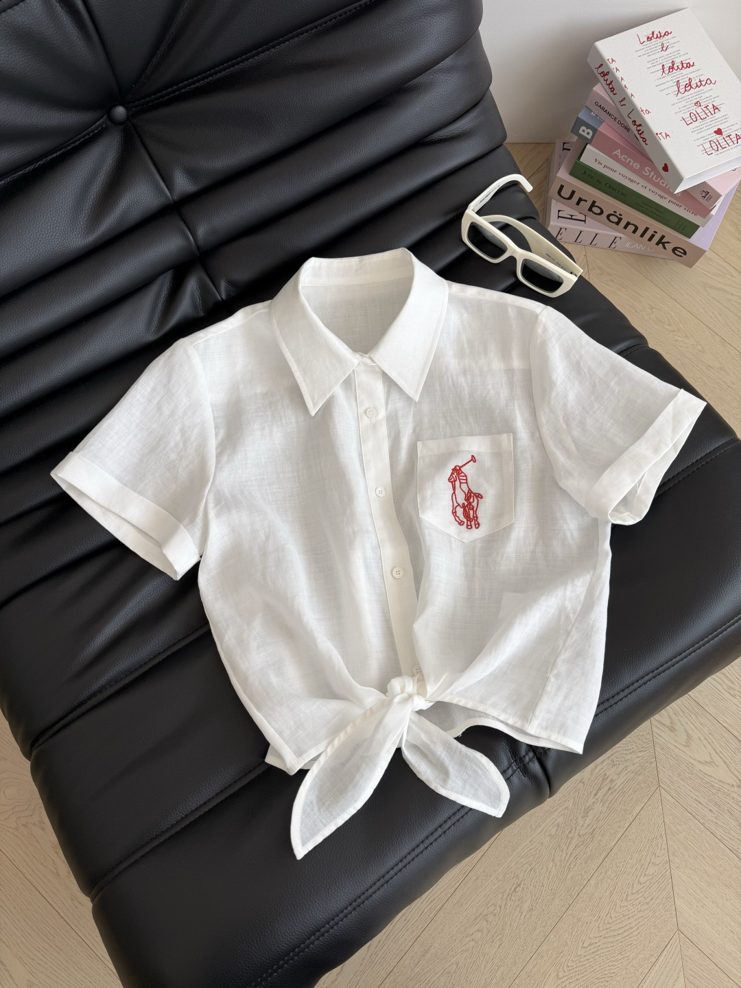 时髦度假风 26ss 骑士图案刺绣logo亚麻衬衫 超级出片的衬衫 下摆是兔耳朵绑带设计 很有休闲度假F