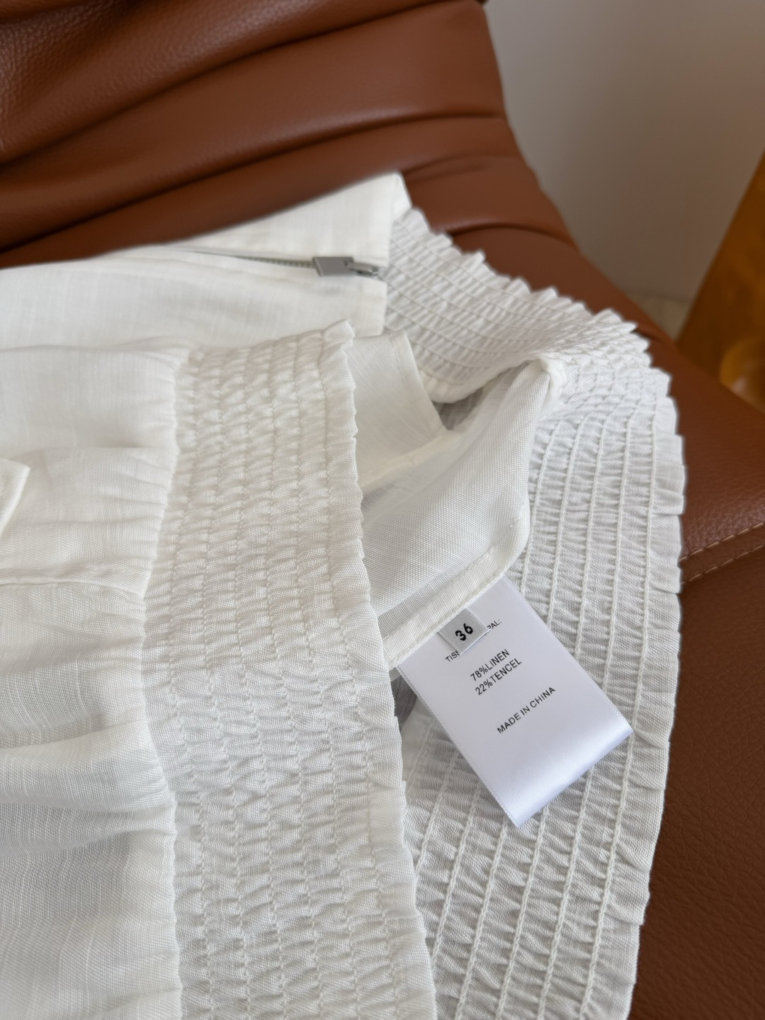 夏日必备 26ss 夏季度假出街亚麻防晒衫 胸前刺绣logo装饰 下摆重工打揽细节 版型是廓形夹克剪裁 