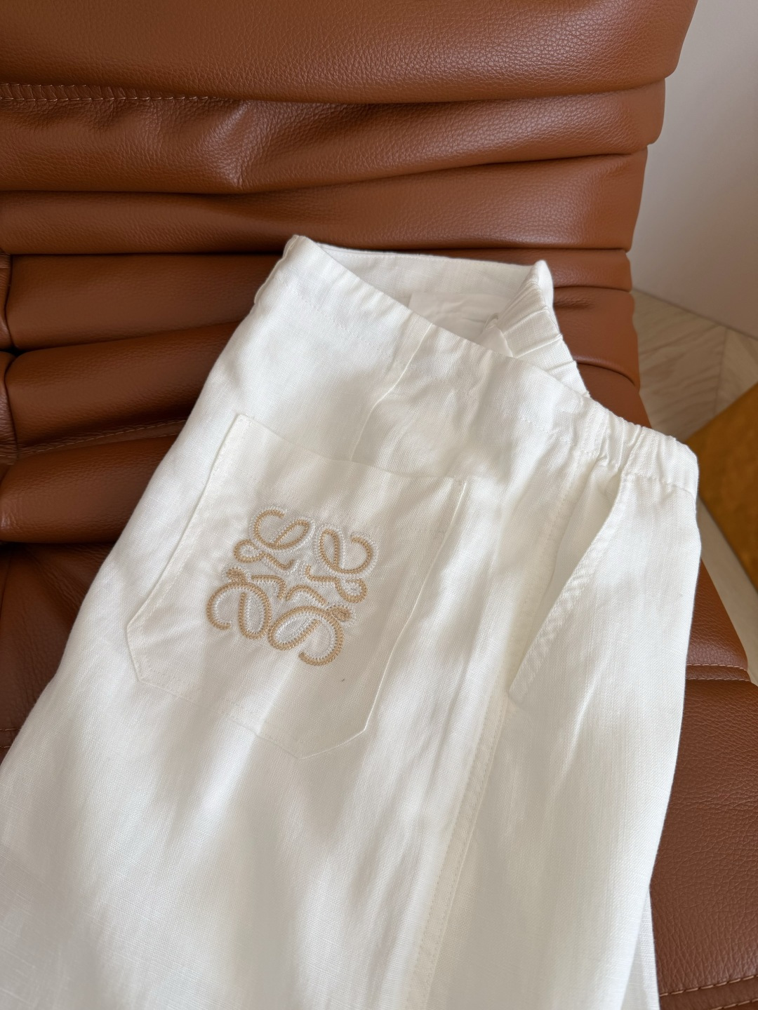 慵懒在线 26ss💛💛后备口袋方形logo刺绣亚麻裤 采用100%纯亚麻面料 重磅夏季款 超推荐 阔腿裤