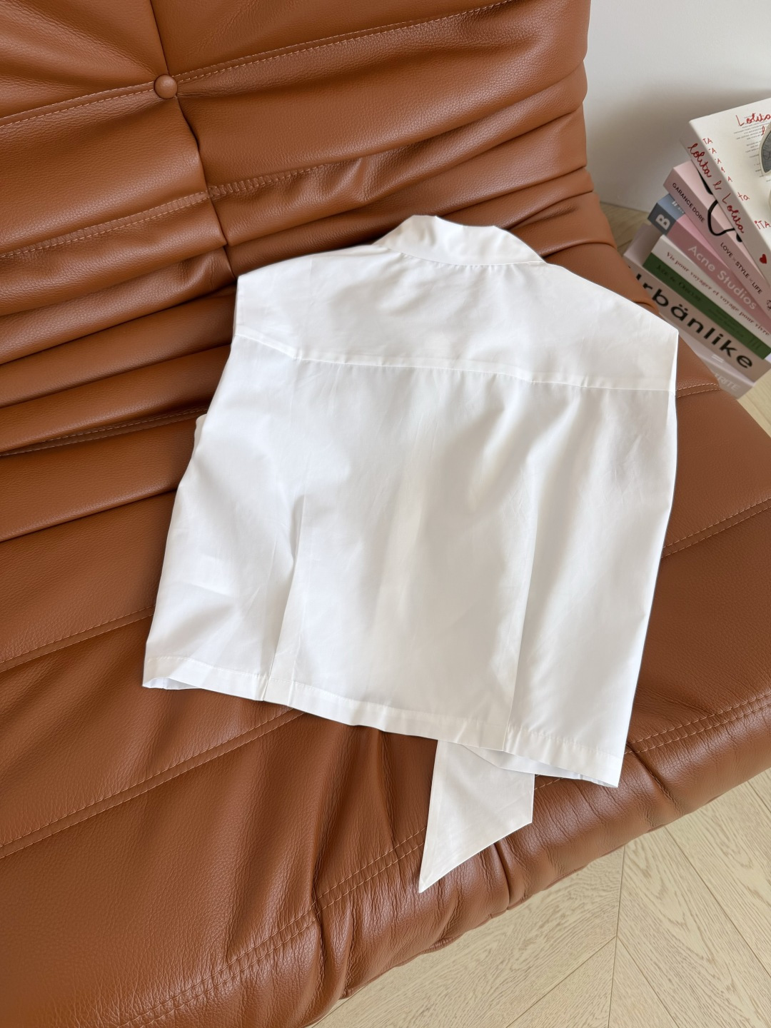 造型感衬衫 26ss 领带设计宽肩衬衫 Vintage双C银扣点缀 领口领带设计 打破衬衫设计感 简约有