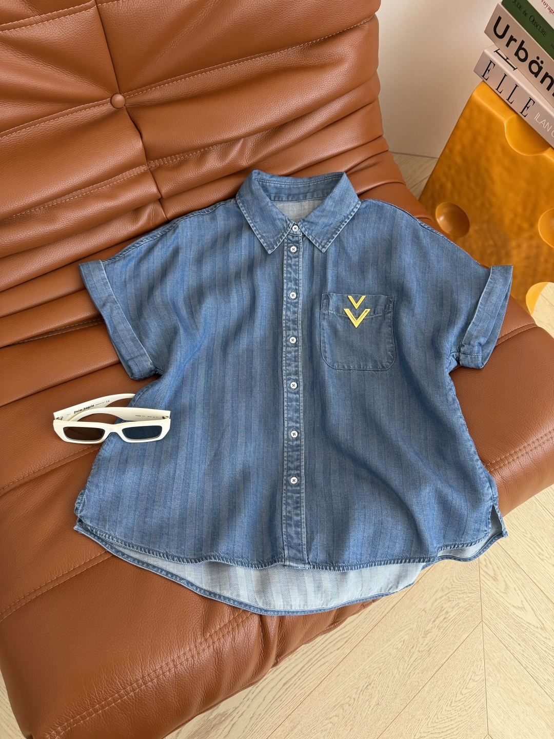 美式休闲 26ss🆕🆕双V金属装饰牛仔衬衫 夏季好穿的短袖衬衫 重工渐变洗水条纹牛仔 很有工艺感 采用进