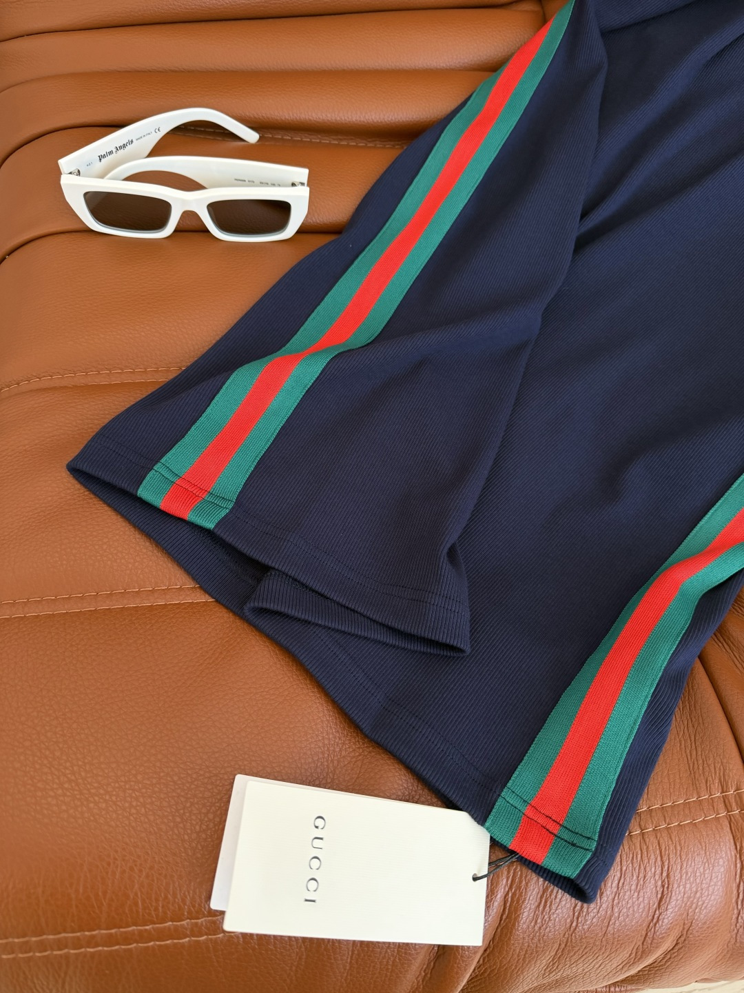 26ss 双侧织带拼接Polo连衣裙 修身显瘦的竖炕条弹性面料 超级好穿 显瘦能力Max 胸前双G图案装