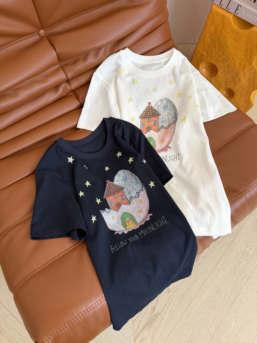 超赞蛋壳城堡🏰26春夏 星星+蛋壳城堡印花短袖T恤 这个印花超爱 好好看 减龄又童趣的感觉 面料手感也很