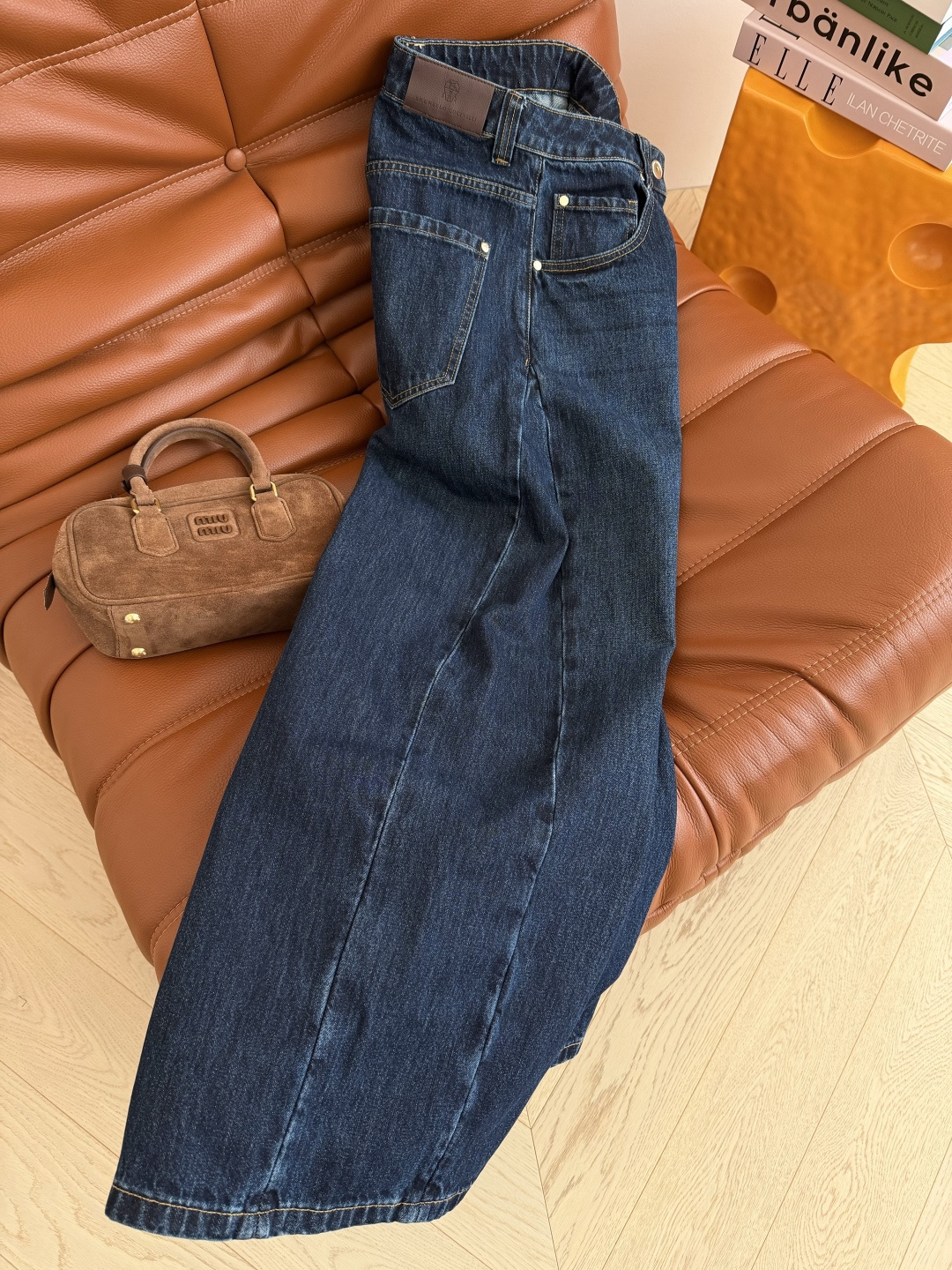 街头腔调感拉满 26秋冬 BC侧边拼缝设计阔图牛仔裤 精选进口的无弹性面料 比较厚挺的手感 略有弧度的宽松版型剪裁 有种