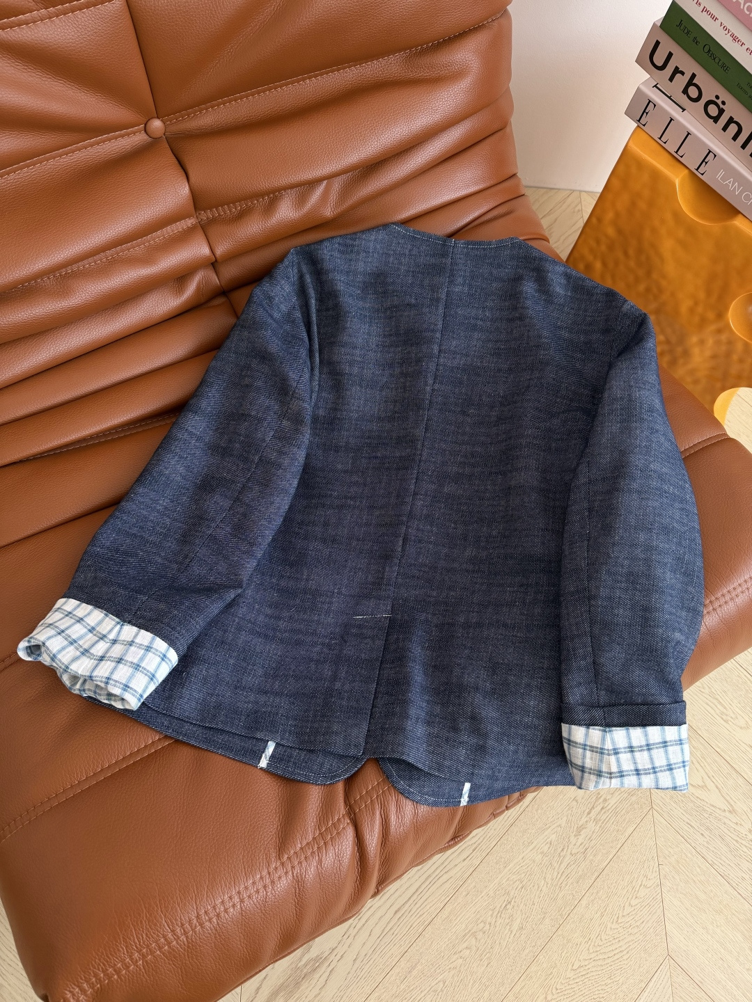 26秋冬 Vintage小复古～双C金属扣装饰亚麻牛仔外套 重磅面料 是亚麻材质的牛仔质感面料 一整个高级质感在线 复古