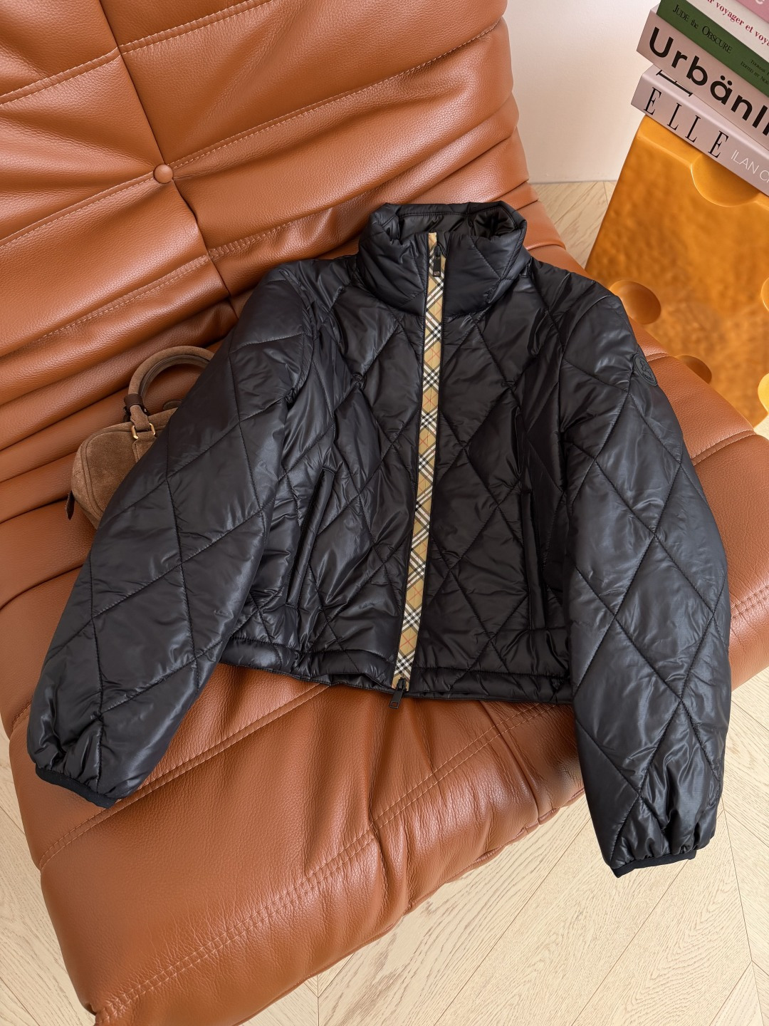 超高颜值的棉服外套 26新款 经典格纹防风拉链设计棉服外套 入冬必备的一件 超级轻便的棉服 不压身又能保暖 粗菱格洐缝设