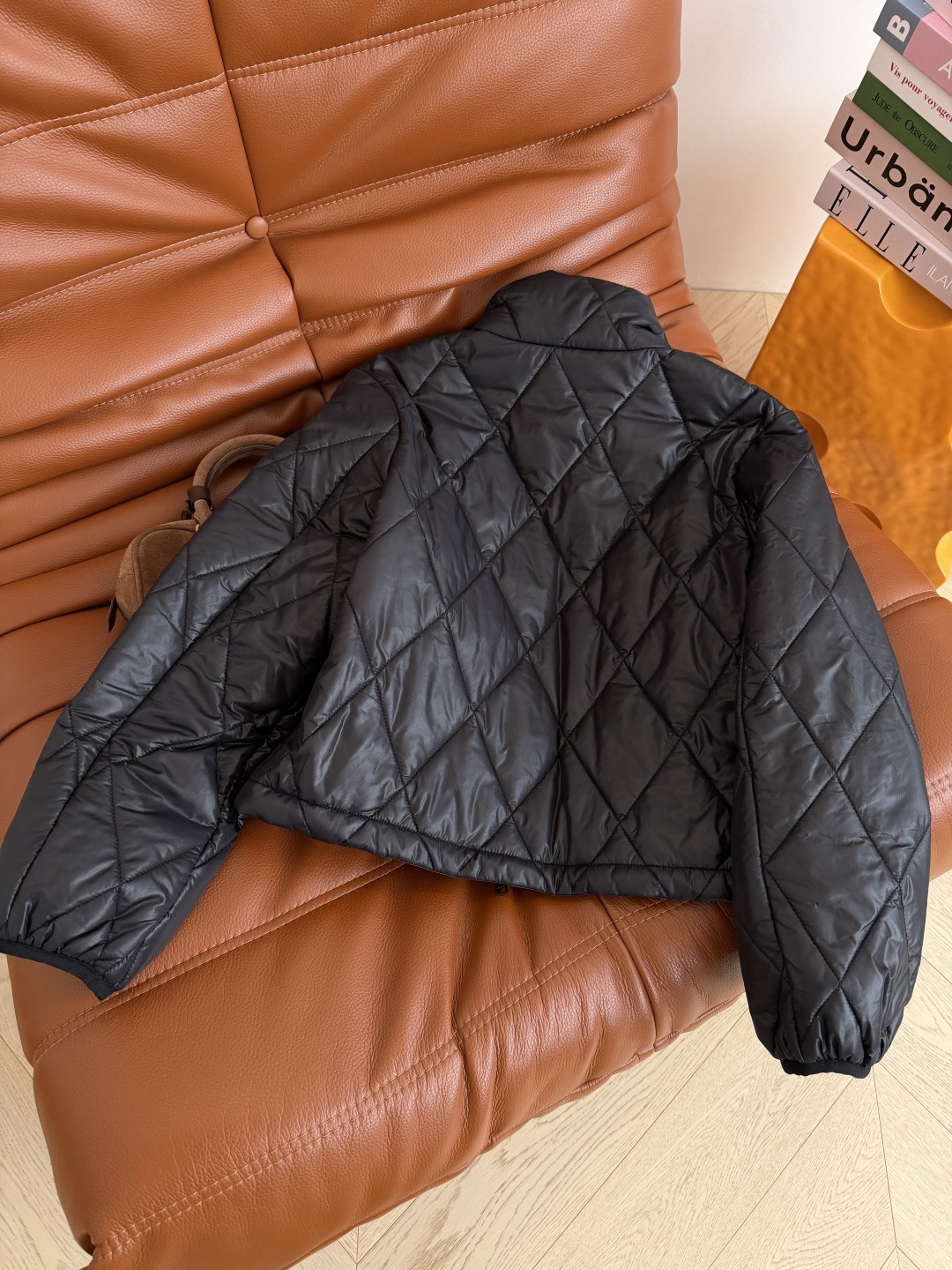 超高颜值的棉服外套 26新款 经典格纹防风拉链设计棉服外套 入冬必备的一件 超级轻便的棉服 不压身又能保暖 粗菱格洐缝设