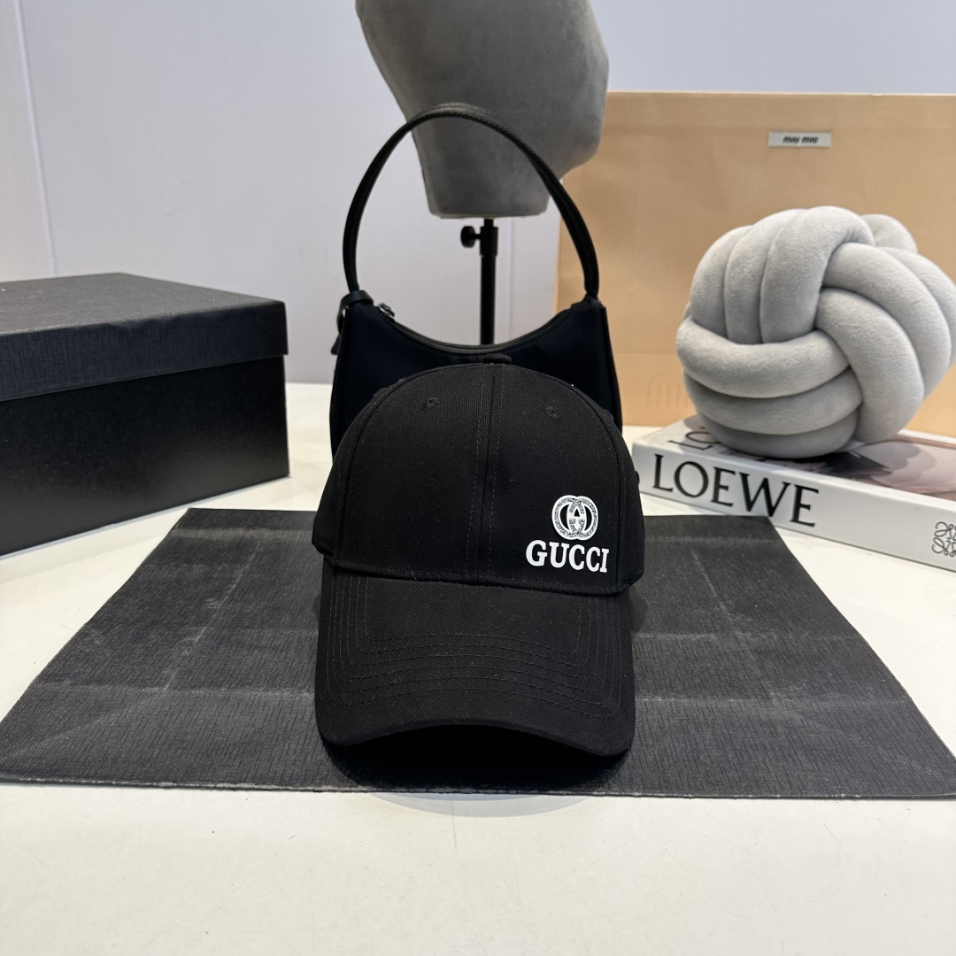 NO:809515,Gucci Baseball Cap GUCCI official website new product, baseball cap, original quality is very popular, the craftsmanship is very exquisite, the high-end atmosphere is high-end!  Low-key luxury, easy to carry!  Running volume, hat, scarf, socks, gucci, socks, hats19860909古奇棒球帽 GUCCI 官网新品,棒球帽,原单品质火爆来袭 工艺非常精美 高档大气上档次！低调奢华,方便携带！跑量,帽子.围巾.袜子,gucci,socks,hats,accessory