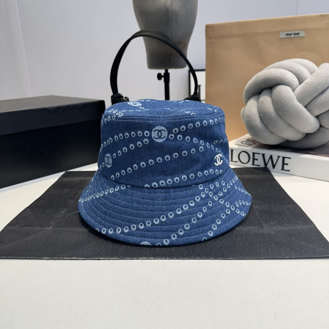 NO:809242,Chanel/Chanel's new fisherman hat has a perfect shape and can be used with various head shapes!  Hepburn hood type, modified face shape, better sun protection effect!  Head circumference about 58cm, hat, scarf, socks, chanel, chanel, espadrilles, socks, hats19860909Chanel/香奈儿 新款渔夫帽 帽型完美,各种头型可以随心驾驭！ 赫本风帽型,修饰脸型,遮阳效果更佳！ 头围约58cm,帽子.围巾.袜子,chanel,chanel,espadrilles,socks,hats,accessory