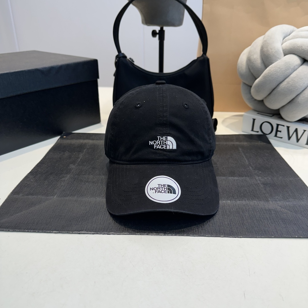 NO:809788,The new baseball cap from the North Face Baseball Caps official website, the original quality is very popular, the craftsmanship is very exquisite, the high-end atmosphere is high-end!  Low-key luxury, easy to carry!  Running volume!  ,hat.scarf.socks,The North Face,socks,hats19860909北面棒球帽官网新品棒球帽,原单品质火爆来袭 工艺非常精美 高档大气上档次！低调奢华,方便携带！跑量！,帽子.围巾.袜子,The North Face,socks,hats,accessory