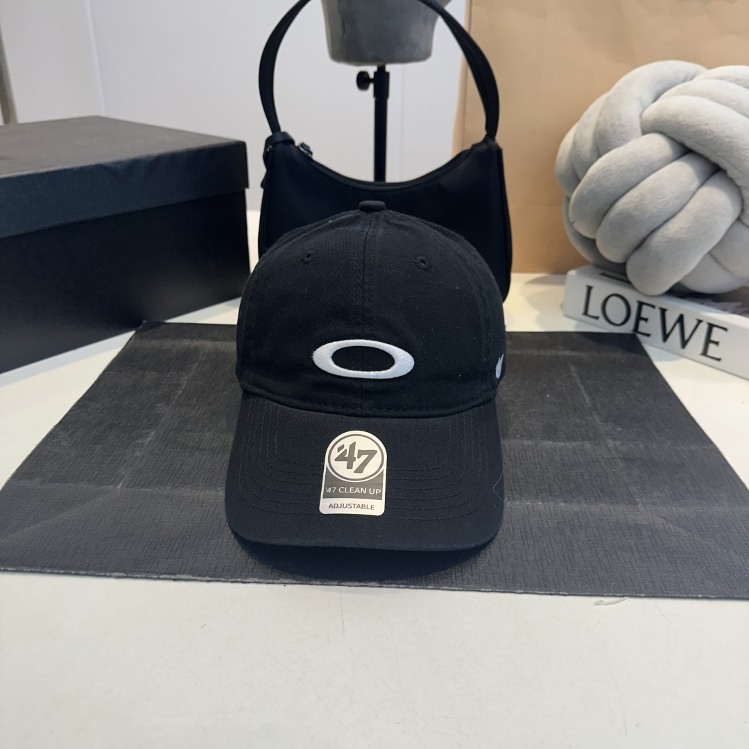 NO:809550,BALENCIAGA Balenciaga 2025 spring new personalized baseball cap, high quality and excellent breathability, suitable for all seasons, hats, scarves, socks, balenciaga, balenciaga, socks, hats19860909BALENCIAGA巴黎世家2025春款新款个性棒球帽,高品质透气性巨佳,四季佩戴款,帽子.围巾.袜子,balenciaga,balenciaga,socks,hats,accessory