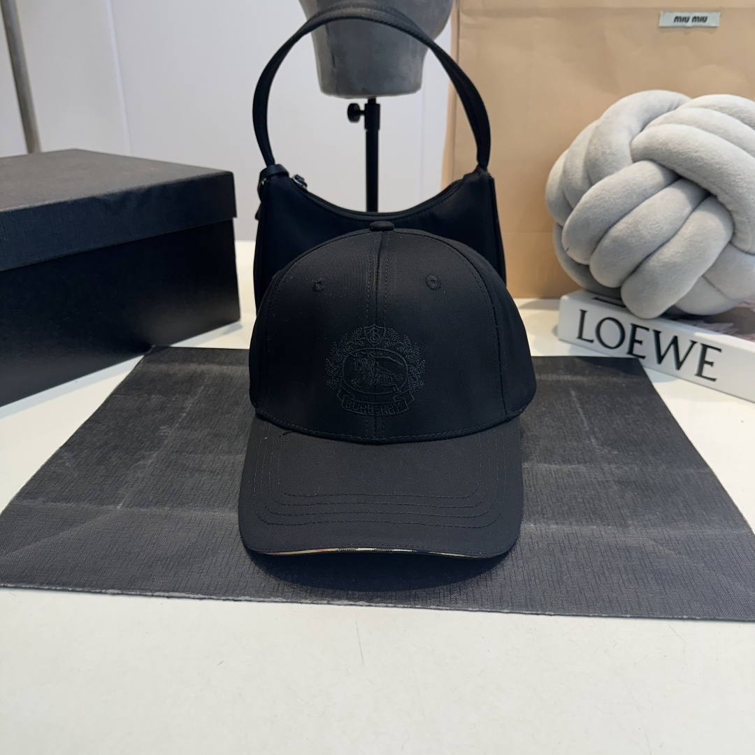 NO:809777,BURBERRY official website new classic baseball cap, original quality, very popular, very exquisite craftsmanship [love], high-end and classy, ​​low-key luxury, easy to carry, hats, scarves, socks, burberry, burberry, socks, hats19860909巴宝莉BURBERRY 官网新品经典款 棒球帽 原单品质 火爆来袭 工艺非常精美[爱心] 高档大气上档次 低调奢华 方便携带,帽子.围巾.袜子,burberry,burberry,socks,hats,accessory