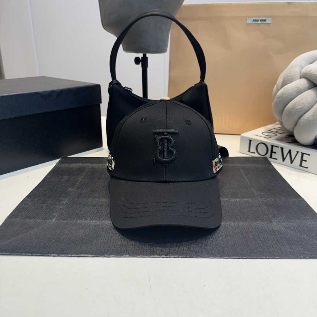 NO:809532,BURBERRY official website new classic baseball cap, original quality, very popular, very exquisite craftsmanship [love], high-end and classy, ​​low-key luxury, easy to carry, hats, scarves, socks, burberry, burberry, socks, hats19860909巴宝莉BURBERRY 官网新品经典款 棒球帽 原单品质 火爆来袭 工艺非常精美[爱心] 高档大气上档次 低调奢华 方便携带,帽子.围巾.袜子,burberry,burberry,socks,hats,accessory