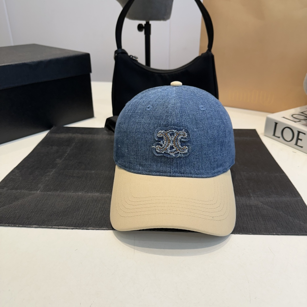 NO:809485,CELINE's new classic casual and trendy baseball cap, Japanese and Korean style, looks great with any combination!  When traveling, you must definitely buy a hat, scarf, socks, celine, celine, socks, hats19860909CELINE赛琳新款经典休闲潮流款 棒球帽日韩风格,随便搭配都超好看！出门旅游,绝对要入手的一款,帽子.围巾.袜子,celine,celine,socks,hats,accessory