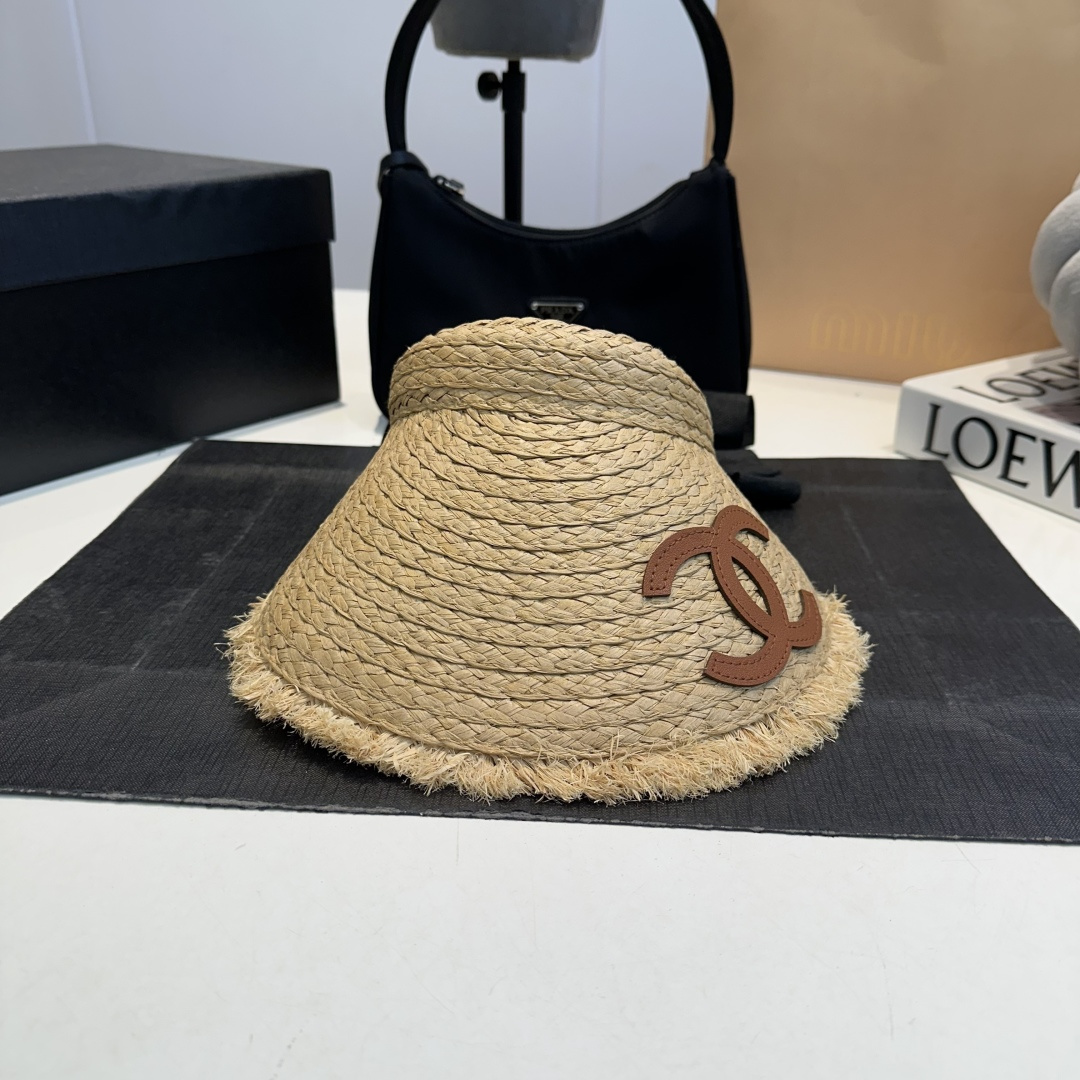 NO:809471,Chanel Chanel new straw hat, empty top sun hat, hat. scarf. socks, chanel, chanel, socks, hats19860909Chanel香奈儿新款草帽,空顶遮阳帽,帽子.围巾.袜子,chanel,chanel,socks,hats,accessory