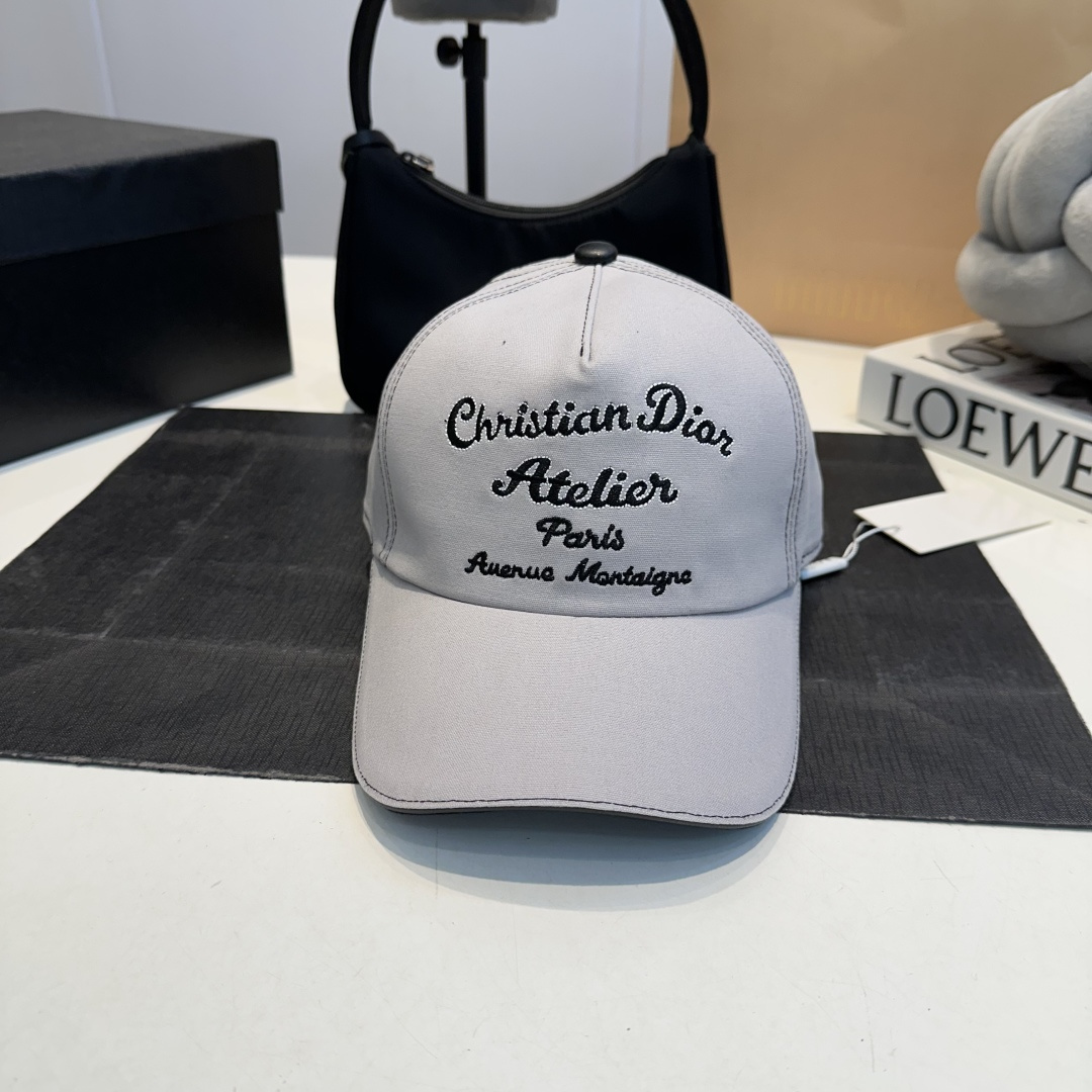 NO:809514,DIOR Dior's new simple baseball cap with jacquard lining, new model shipped, big brand style is super easy to match, hurry up and get it!  , hat. scarf. socks, dior, dior, socks, hats19860909DIOR迪奥新款内里提花简约棒球帽,新款出货,大牌款超好搭配,赶紧入手！,帽子.围巾.袜子,dior,dior,socks,hats,accessory