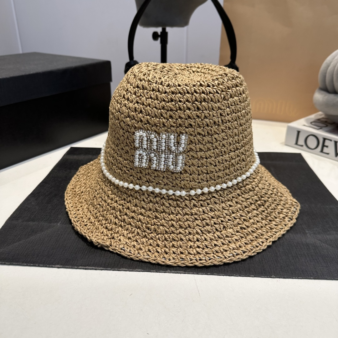 NO:809792,miumiu new flat-top sun hat, sun hat, head circumference 57cm, hat, scarf, socks, miumiu, socks, hats19860909miumiu缪缪新款平顶遮阳帽,遮阳草帽,头围57cm,帽子.围巾.袜子,miumiu,socks,hats,accessory