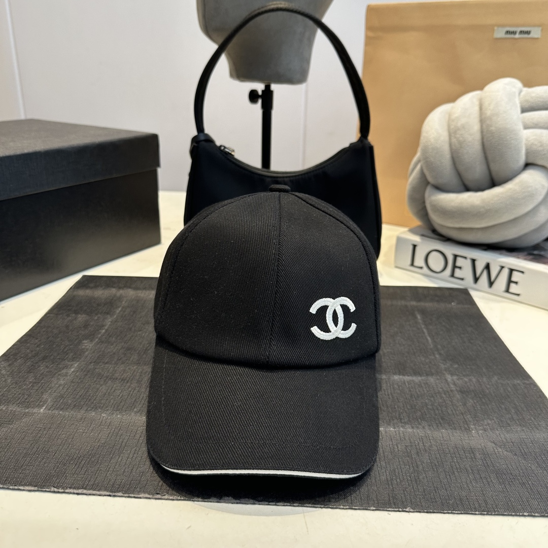 NO:809724,CHANEL Chanel's new high version simple embroidered logo baseball cap is newly shipped, the big-name model is super easy to match, hats, scarves, socks, chanel, chanel, socks, hats19860909CHANEL香奈兒 新款高版本簡約刺繡logo棒球帽新款出貨,大牌款超好搭配,帽子.围巾.袜子,chanel,chanel,socks,hats,accessory