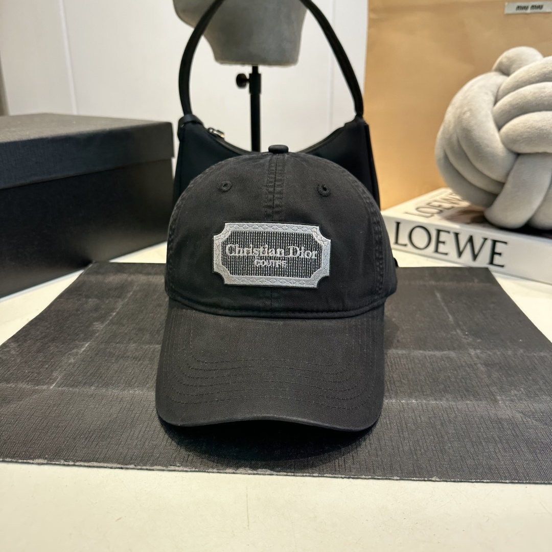 NO:809798,Dior Dior new peaked cap, baseball cap, head circumference 57cm, hat, scarf, socks, dior, dior, socks, hats19860909Dior迪奥新款鸭舌帽,棒球帽,头围57cm,帽子.围巾.袜子,dior,dior,socks,hats,accessory