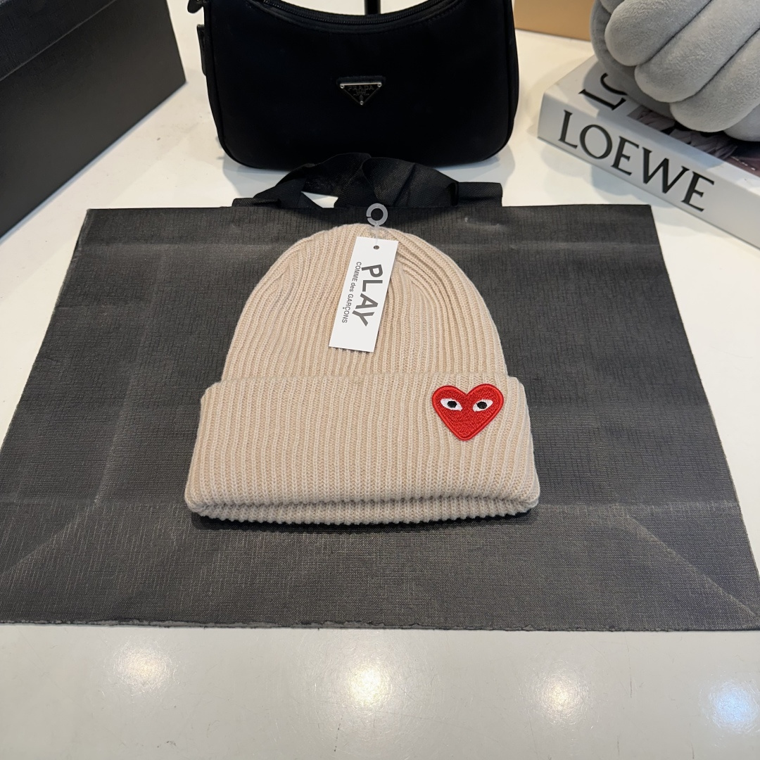 NO:810192,2025 autumn and winter PLAL foreign trade new love hip-hop woolen hat women's fashion knitted hat outdoor warm and anti-freeze pullover hat, hat. scarf. socks, socks, hats198609092025秋冬PLAL外贸新款爱心嘻哈毛线帽子女时尚针织帽户外保暖防冻套头帽,帽子.围巾.袜子,socks,hats,accessory