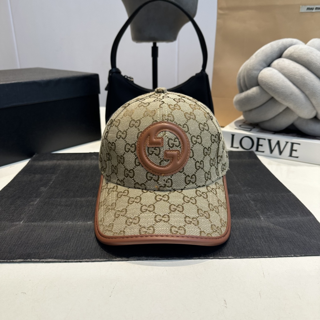 NO:810594,GUCCI Gucci 2025 new baseball cap at the counter, very trendy!  Casual sports style, classic production, super easy to match clothes, hats, scarves, socks, gucci, socks, hats19860909GUCCI古奇 2025专柜新款棒球帽,很潮！休闲运动款,经典制作,超级好搭衣服,帽子.围巾.袜子,gucci,socks,hats,accessory
