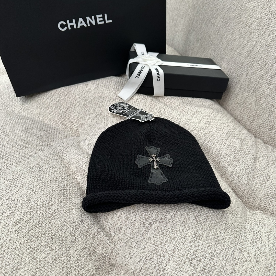 NO:938653,Chrome Hearts cross knitted cold hat, heavy coarse woven fabric, heavy metal cross leather label, five colors in stock, sweet and cool street style versatile artifact, trendy department store hats, scarves, socks, chrome hearts, socks, hats19860909Chrome Hearts十字架针织冷帽 重磅粗织面料,重工金属十字架皮标 五色现货,甜酷街头风百搭神器,潮品百货帽子.围巾.袜子,chrome hearts,socks,hats,accessory