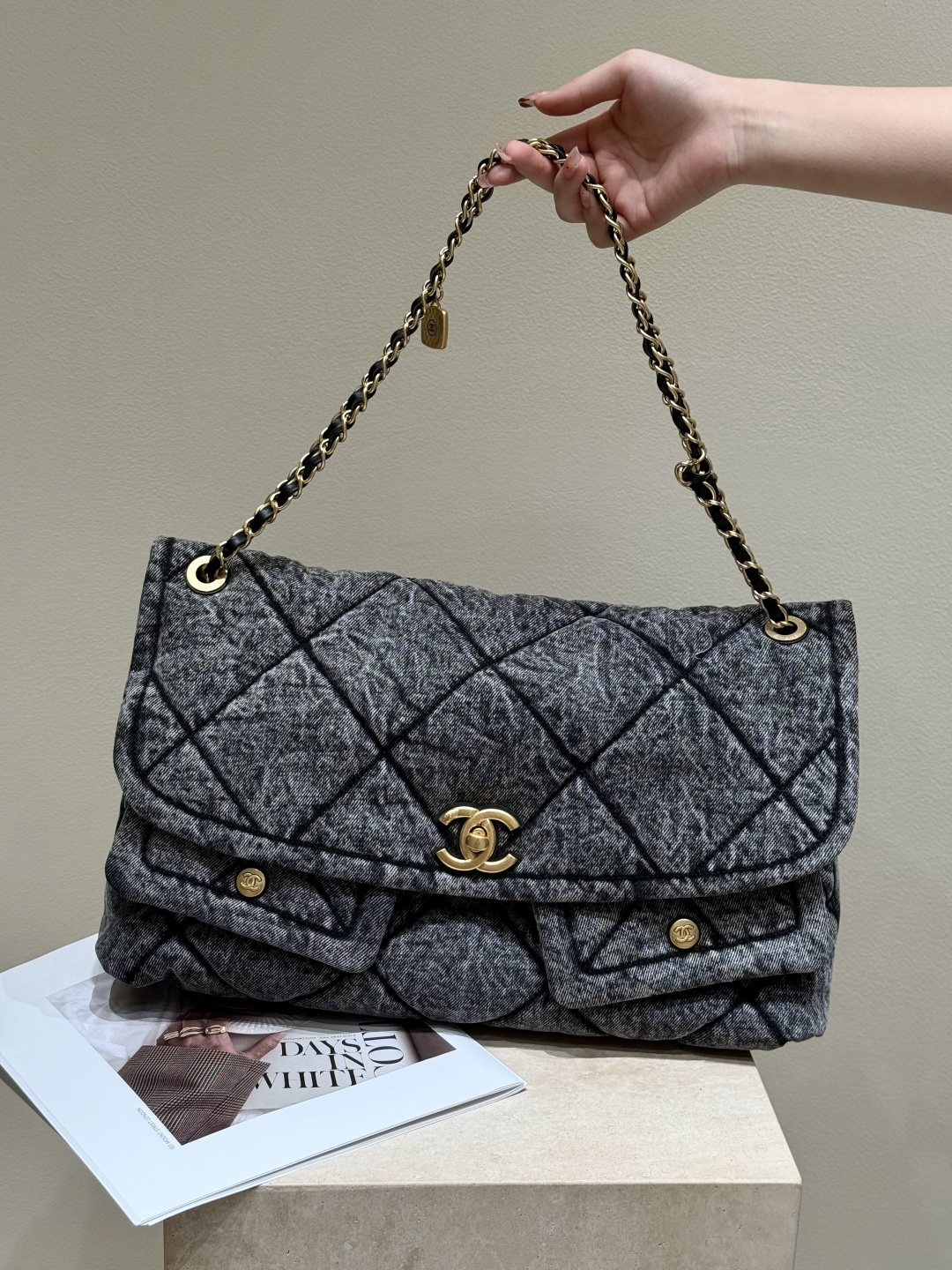 Chanel-Xiaoxiang 25K estilo pasarela bolso de mezclilla hobo bolso de mezclilla bolso de mezclilla original tamaño de m…