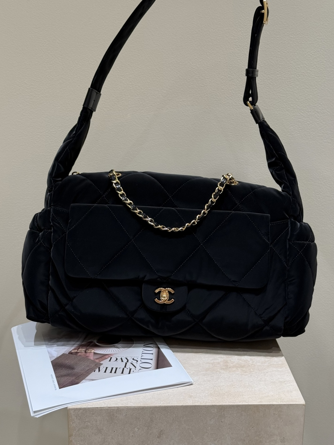 Bolsa de esquí Chanel-Xiaoxiang 24N coconeige, superficie de terciopelo importada original, tamaño de tela de nailon (4…