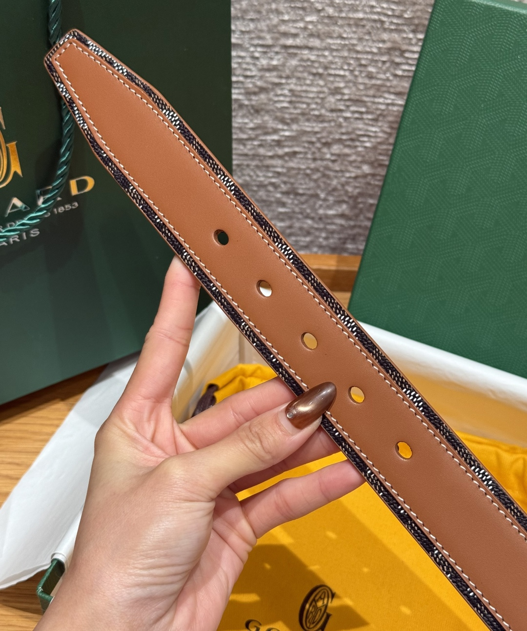-戈雅FLORIDA皮带 FLORIDA皮带的宽度非常适合休闲风格-Top High Quatity Cheap Sneakers Fashion Clothing Clothes Bags handbags Shoes of all Brand wholesale With The best Quality And Beautiful Price from China Factory Chinese suppliers wholesaler seller -戈雅FLORIDA皮带 FLORIDA皮带的宽度非常适合休闲风格