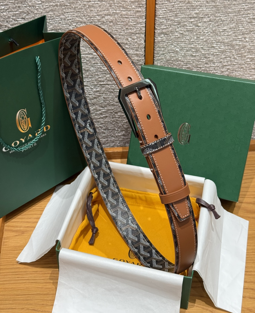 -戈雅FLORIDA皮带 FLORIDA皮带的宽度非常适合休闲风格-Top High Quatity Cheap Sneakers Fashion Clothing Clothes Bags handbags Shoes of all Brand wholesale With The best Quality And Beautiful Price from China Factory Chinese suppliers wholesaler seller -戈雅FLORIDA皮带 FLORIDA皮带的宽度非常适合休闲风格