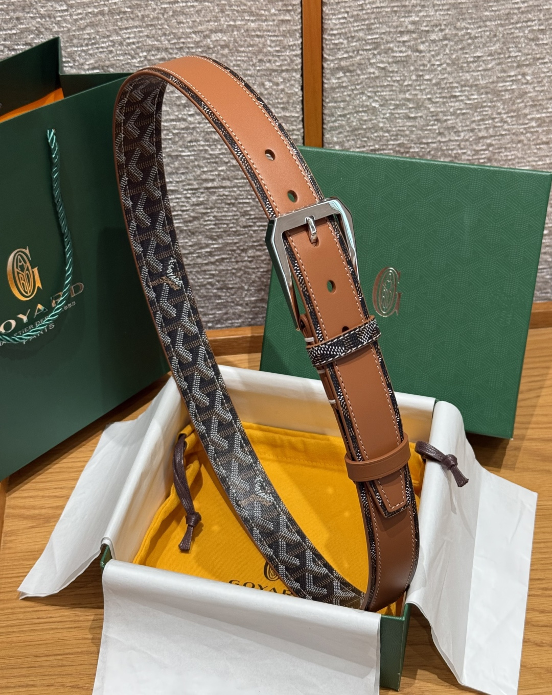 0-戈雅FLORIDA皮带 FLORIDA皮带的宽度非常适合休闲风格-Top High Quatity Cheap Sneakers Fashion Clothing Clothes Bags handbags Shoes of all Brand wholesale With The best Quality And Beautiful Price from China Factory Chinese suppliers wholesaler seller 0-戈雅FLORIDA皮带 FLORIDA皮带的宽度非常适合休闲风格