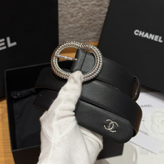 香家✨ Leather belt 30mm皮质腰带这款是香香25/26早春度假系列3.0cm腰带,采用光 香家✨ Leather belt 30mm皮质腰带这款是香香25/26早春度假系列3.0cm腰带,采用光