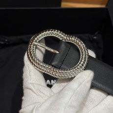 香家✨ Leather belt 30mm皮质腰带这款是香香25/26早春度假系列3.0cm腰带,采用光 香家✨ Leather belt 30mm皮质腰带这款是香香25/26早春度假系列3.0cm腰带,采用光