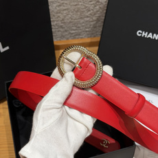 香家✨ Leather belt 30mm皮质腰带这款是香香25/26早春度假系列3.0cm腰带,采用光 香家✨ Leather belt 30mm皮质腰带这款是香香25/26早春度假系列3.0cm腰带,采用光