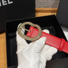香家✨ Leather belt 30mm皮质腰带这款是香香25/26早春度假系列3.0cm腰带,采用光 香家✨ Leather belt 30mm皮质腰带这款是香香25/26早春度假系列3.0cm腰带,采用光