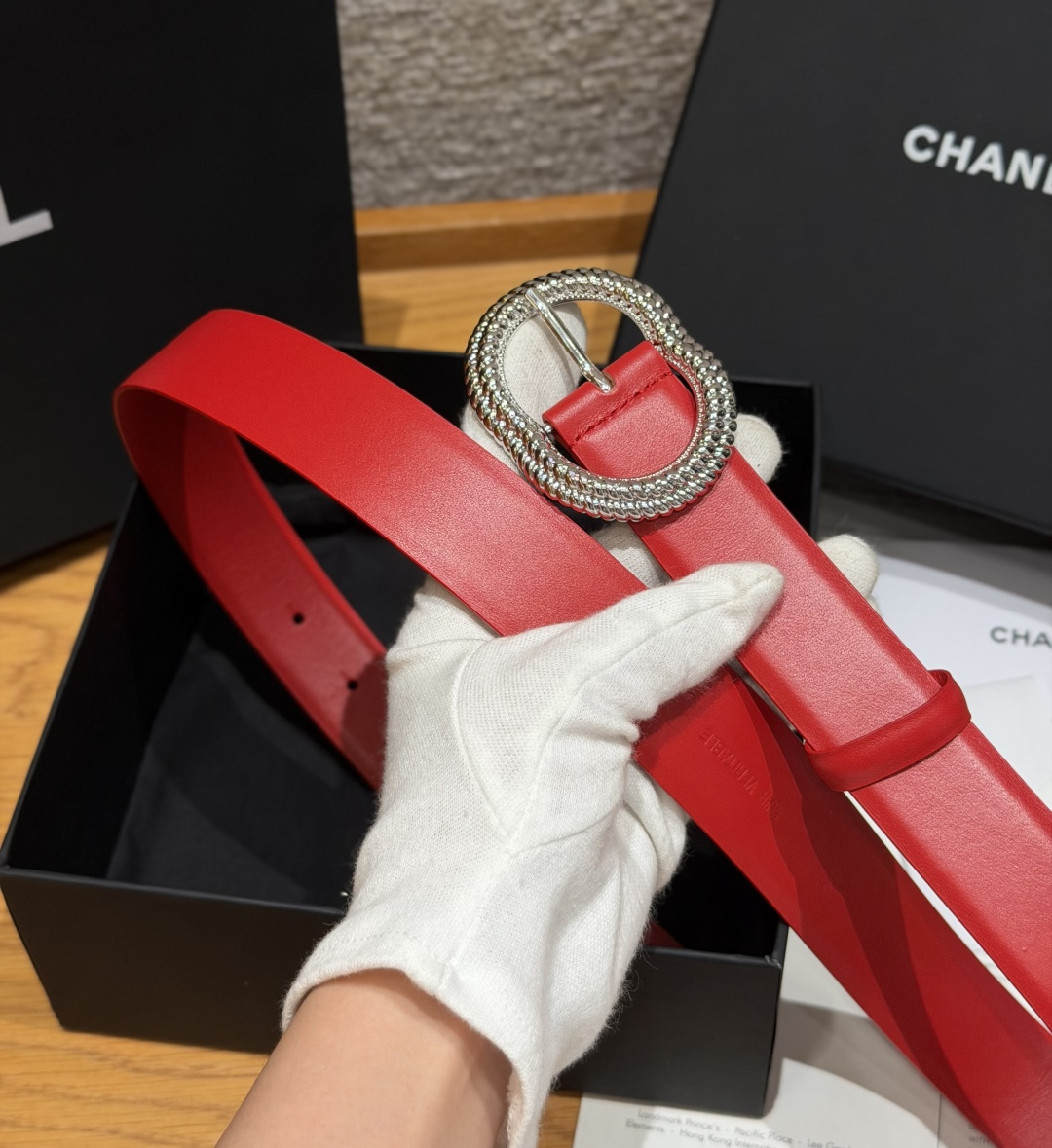 香家✨ Leather belt 30mm皮质腰带这款是香香25/26早春度假系列3.0cm腰带,采用光 香家✨ Leather belt 30mm皮质腰带这款是香香25/26早春度假系列3.0cm腰带,采用光