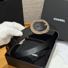 香家✨ Leather belt 30mm皮质腰带这款是香香25/26早春度假系列3.0cm腰带,采用光 香家✨ Leather belt 30mm皮质腰带这款是香香25/26早春度假系列3.0cm腰带,采用光
