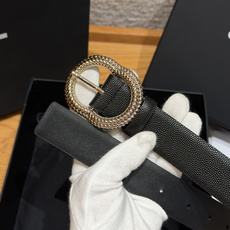 香家✨ Leather belt 30mm皮质腰带这款是香香25/26早春度假系列3.0cm腰带,采用光 香家✨ Leather belt 30mm皮质腰带这款是香香25/26早春度假系列3.0cm腰带,采用光