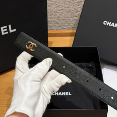 香家✨ Leather belt 30mm皮质腰带这款是香香25/26早春度假系列3.0cm腰带,采用光 香家✨ Leather belt 30mm皮质腰带这款是香香25/26早春度假系列3.0cm腰带,采用光