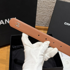 香家✨ Leather belt 30mm皮质腰带这款是香香25/26早春度假系列3.0cm腰带,采用光 香家✨ Leather belt 30mm皮质腰带这款是香香25/26早春度假系列3.0cm腰带,采用光