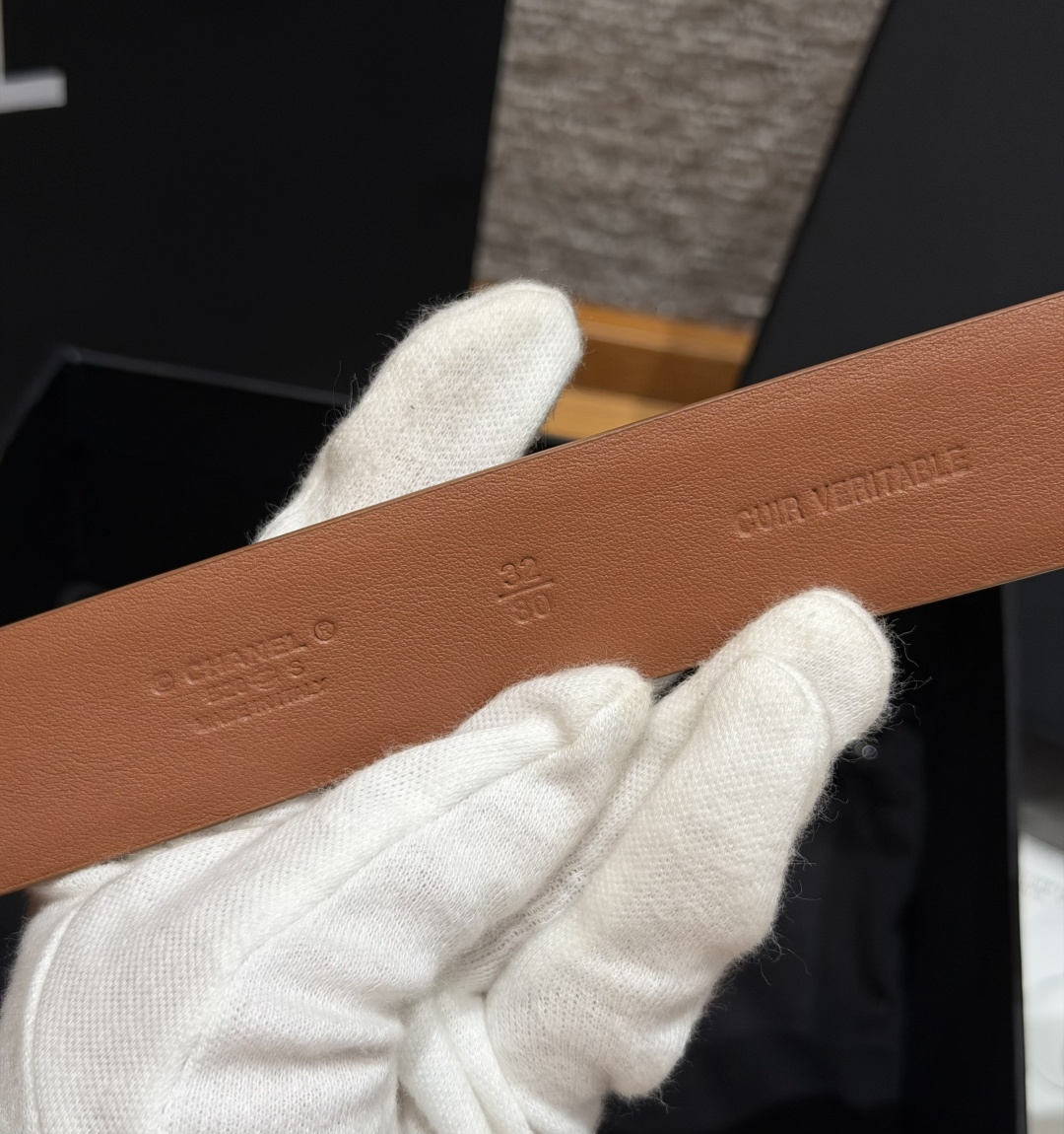 香家✨ Leather belt 30mm皮质腰带这款是香香25/26早春度假系列3.0cm腰带，采用光