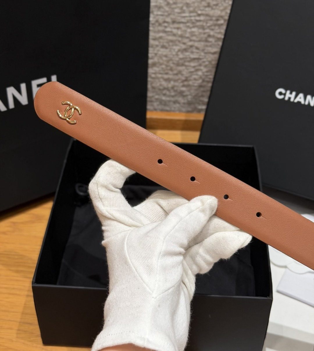 香家✨ Leather belt 30mm皮质腰带这款是香香25/26早春度假系列3.0cm腰带，采用光
