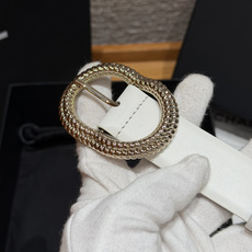 香家✨ Leather belt 30mm皮质腰带这款是香香25/26早春度假系列3.0cm腰带,采用光 香家✨ Leather belt 30mm皮质腰带这款是香香25/26早春度假系列3.0cm腰带,采用光