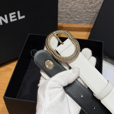 香家✨ Leather belt 30mm皮质腰带这款是香香25/26早春度假系列3.0cm腰带,采用光 香家✨ Leather belt 30mm皮质腰带这款是香香25/26早春度假系列3.0cm腰带,采用光
