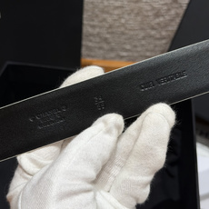 香家✨ Leather belt 30mm皮质腰带这款是香香25/26早春度假系列3.0cm腰带,采用光 香家✨ Leather belt 30mm皮质腰带这款是香香25/26早春度假系列3.0cm腰带,采用光