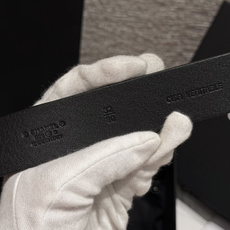 香家✨ Leather belt 30mm皮质腰带这款是香香25/26早春度假系列3.0cm腰带,采用光 香家✨ Leather belt 30mm皮质腰带这款是香香25/26早春度假系列3.0cm腰带,采用光