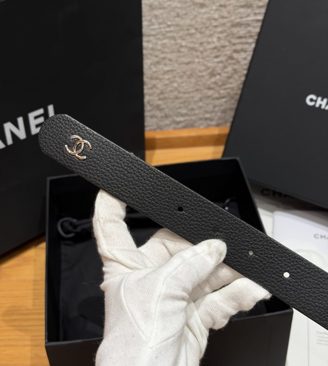 香家✨ Leather belt 30mm皮质腰带这款是香香25/26早春度假系列3.0cm腰带，采用光