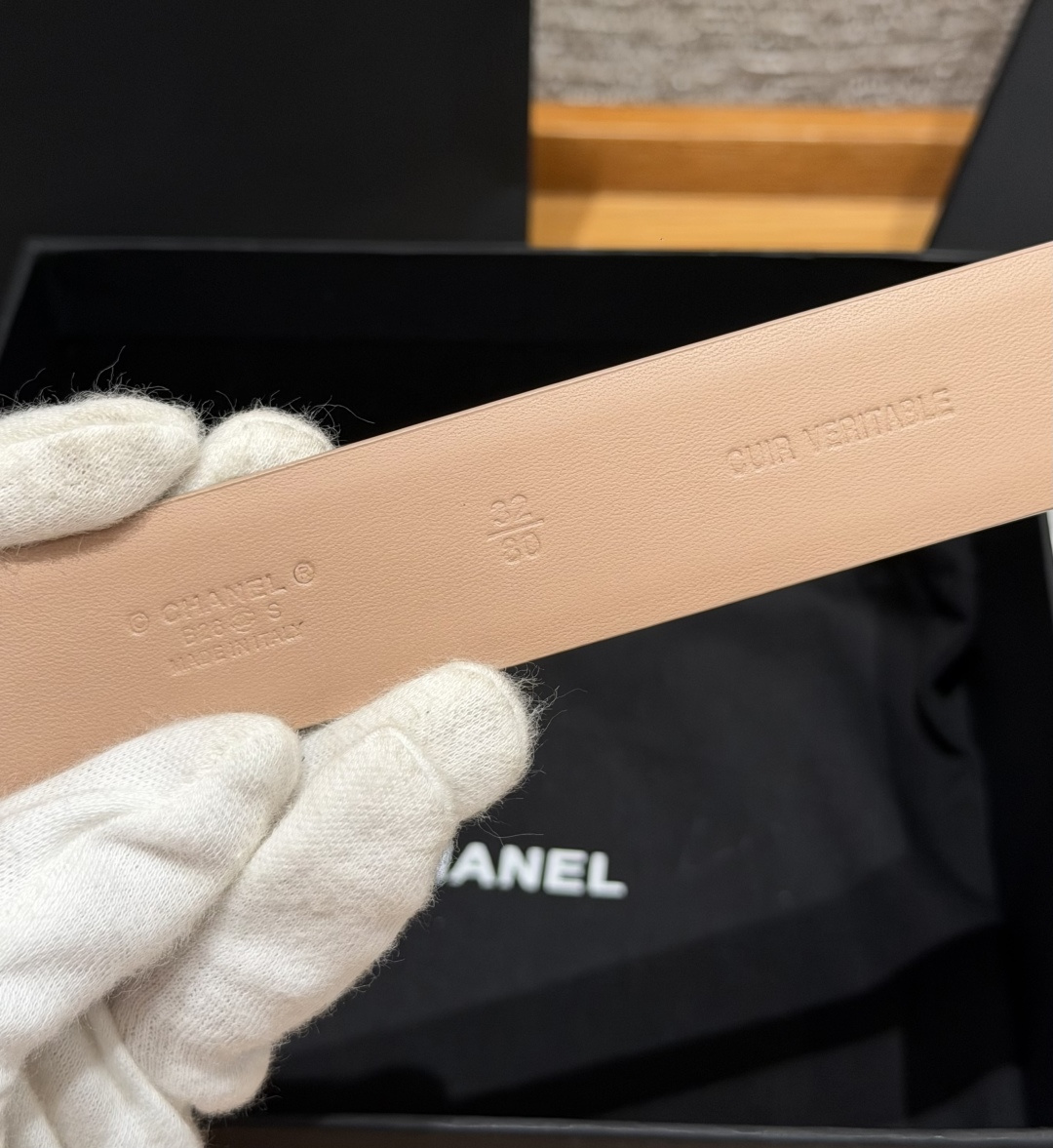香家✨ Leather belt 30mm皮质腰带这款是香香25/26早春度假系列3.0cm腰带，采用光